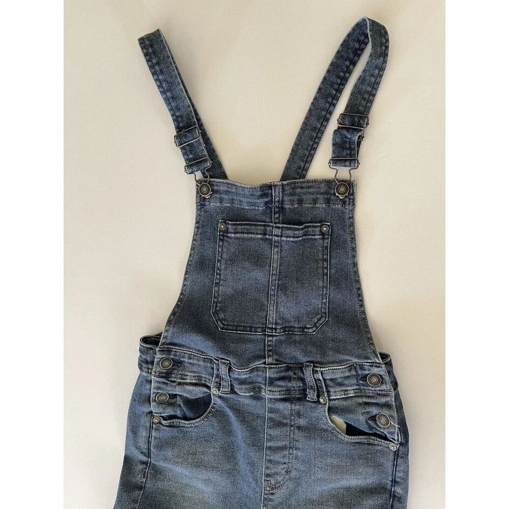 Free People Distressed Blue Denim Overalls Medium‎ Wash Size 26